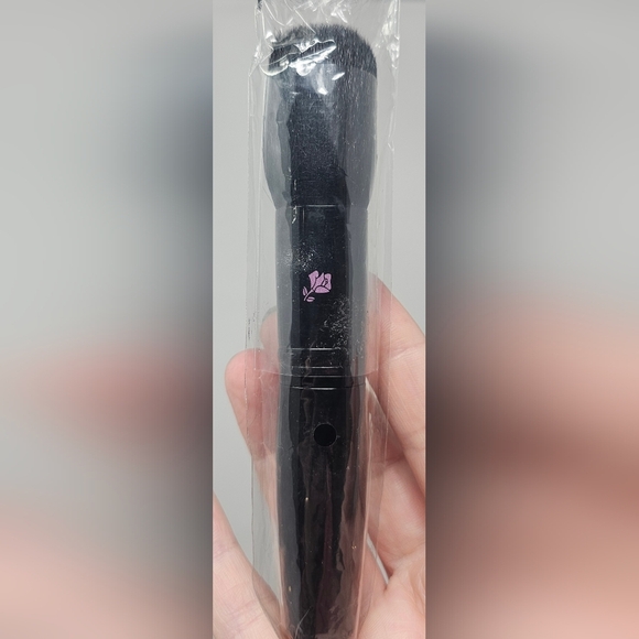 LANCOME Brush Face Blender Cheek Highlighter Powder Sealed Black NEW - Picture 2 of 3